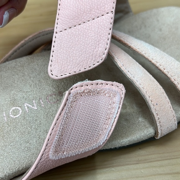 Vionic Zarie Roze Leather Sandals Sz 8.5W Slide On Adjustable Straps EUC - Picture 8 of 11